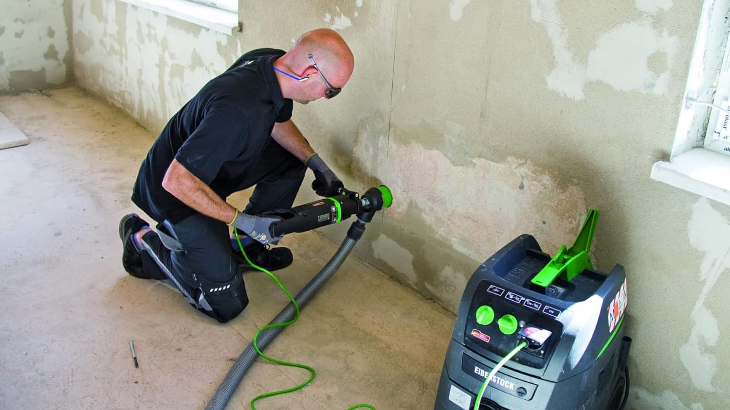 Алмазная дрель Eibenstock EHD 1500 с пылеуловителем